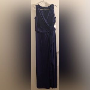 Elegant, long dress. Perfect for wedding or graduation